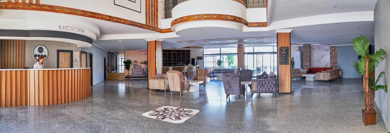 Clover Magic Park Side Hotel Esterno foto
