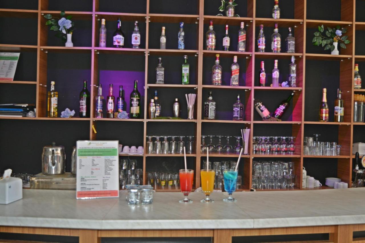 Clover Magic Park Side Hotel Esterno foto