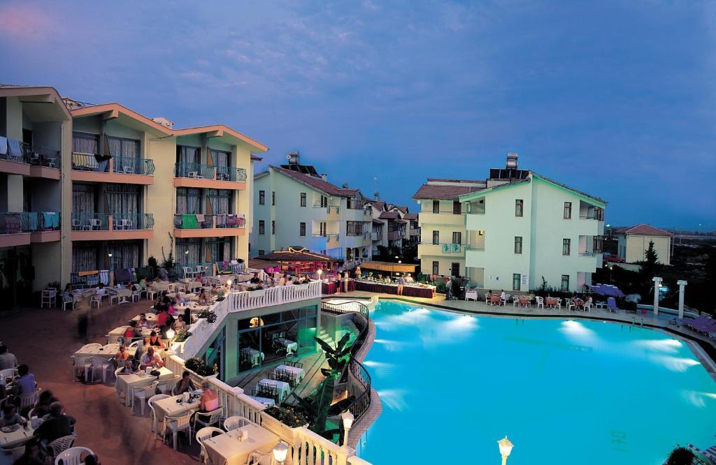 Clover Magic Park Side Hotel Esterno foto